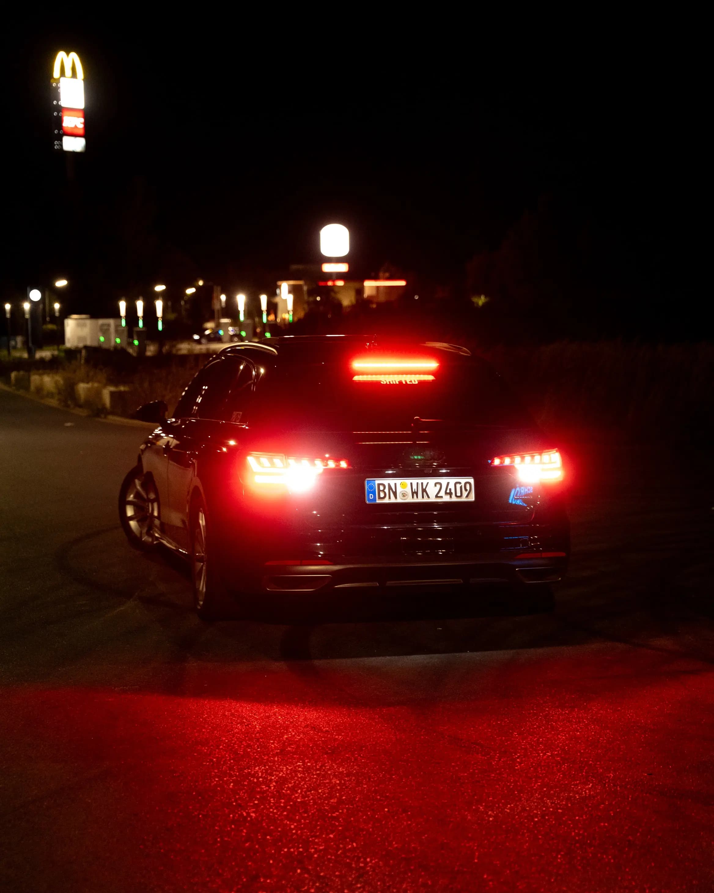 Detailaufnahme eines sportlichen Fahrzeugs als Demo-Motiv